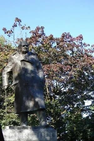 Winston Churchill Statue