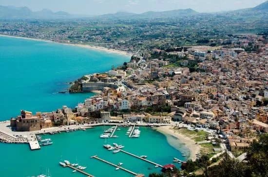 Spiaggia di Castellamare del Golfo