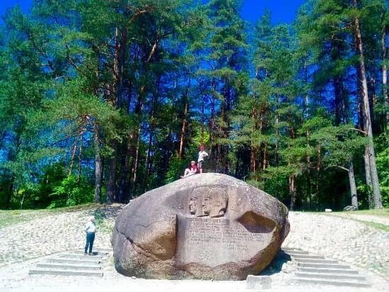 Puntukas Stone