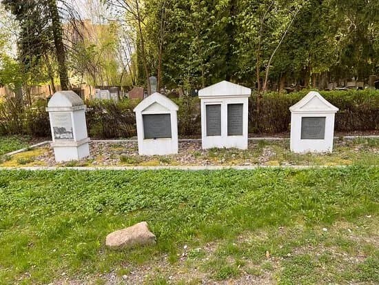Saltoniskiu Cemetery (Saltoniskiu kapines)