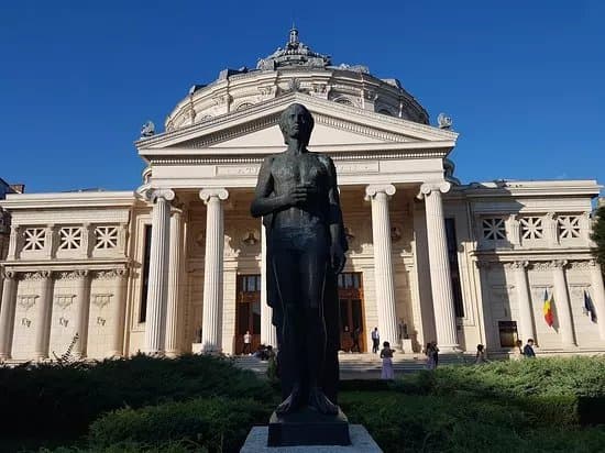 Statuia lui Mihai Eminescu