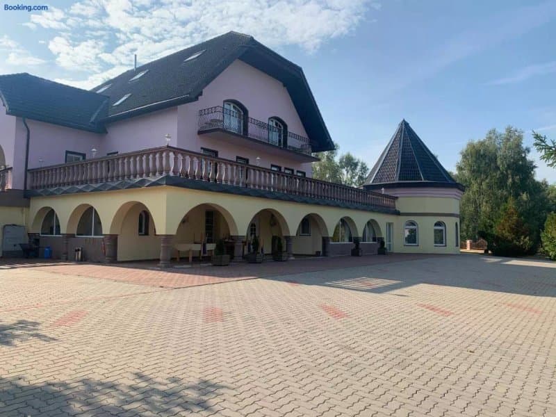 Szlachecki Dwor