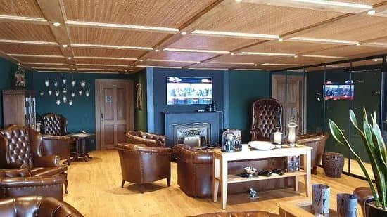 Cigar Lounge 33