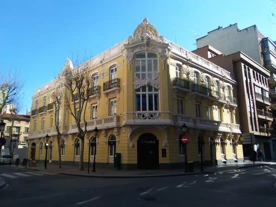 Centro Comercial Val General y Calle Ancha