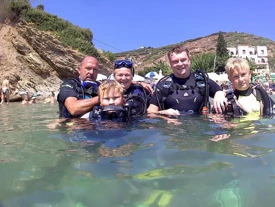 Dolphin Diving Center