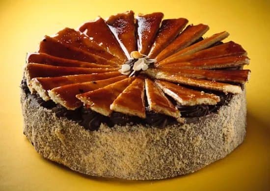 Auguszt Cake Baking Lesson
