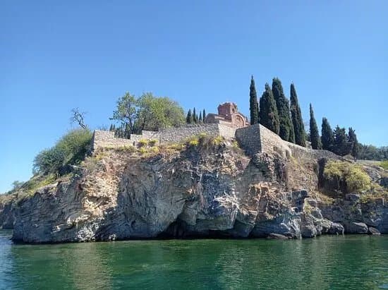 Azzurro Pontoon Boat Excursions