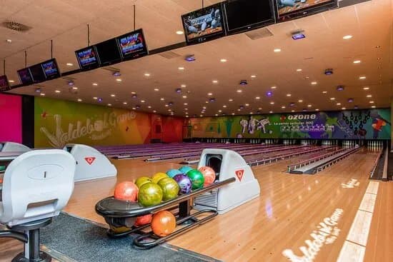 Valdebol Game Bowling