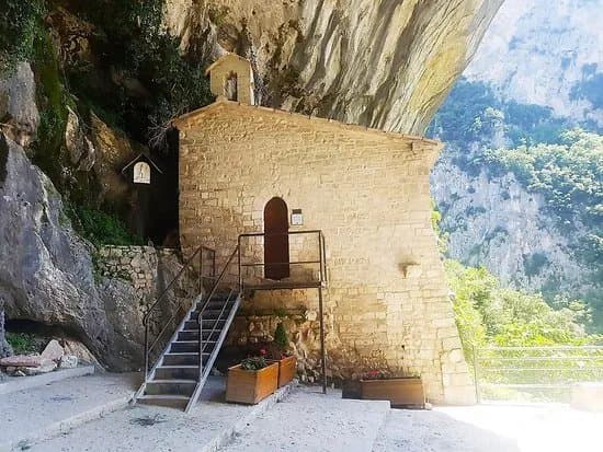 Santuario Madonna Di Frasassi