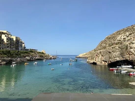 Xlendi Bay