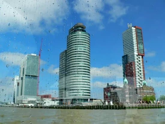 World Port Centre