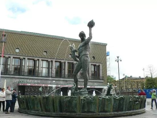 Statyn Poseidon