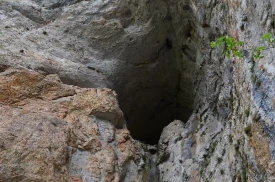 Haramiiska Cave