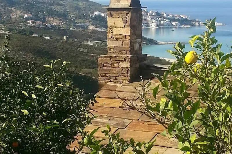 2 bedroom studio, 4 people, 1 bathroom, large terrace, breathtaking sea and