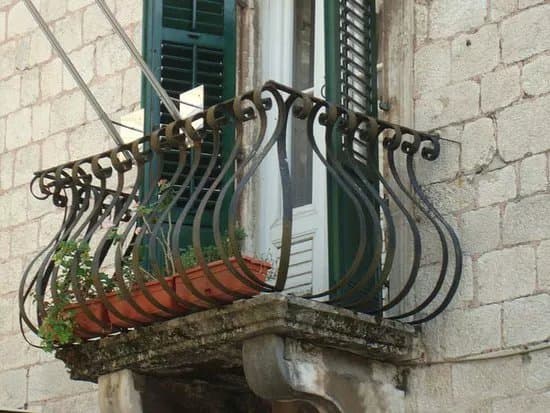 Bizanti Palace