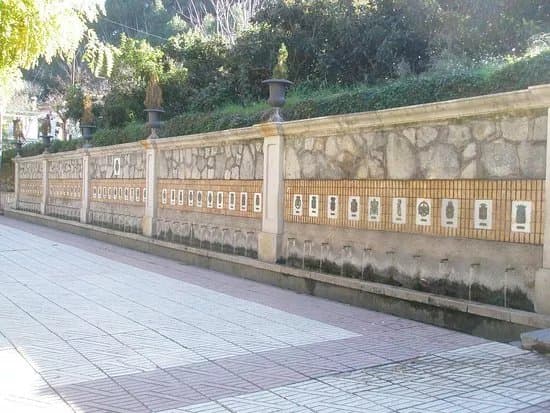 Fuente de los 50 canos