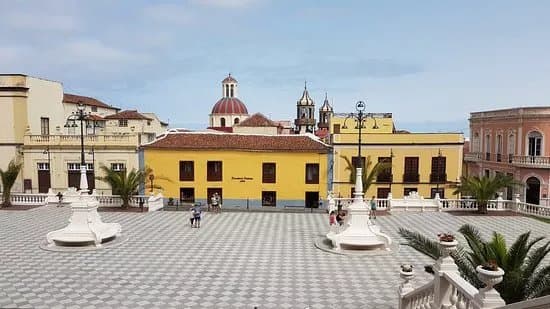 Ajuntamiento Plaza