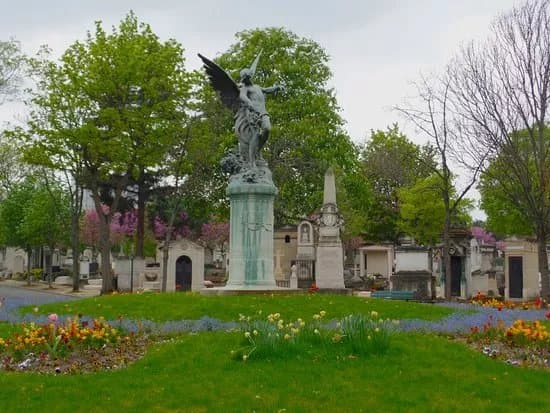 Montparnasse Cemetery (Cimetiere Montparnasse)