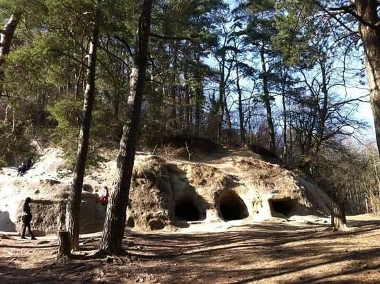 Les grottes des Roches Grises < La Lamberta >