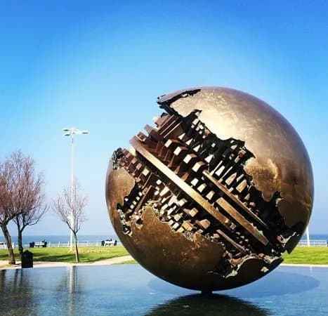 Sfera Grande di Pomodoro