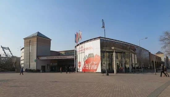Alba Plaza