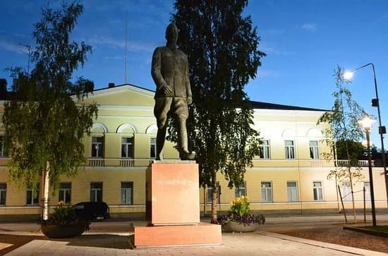 Mannerheim Statue