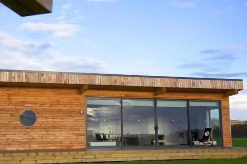 Lodge 17 - 3 Bed Sea-View - a john o'groat that sleeps 6 guests in 3 bedrooms