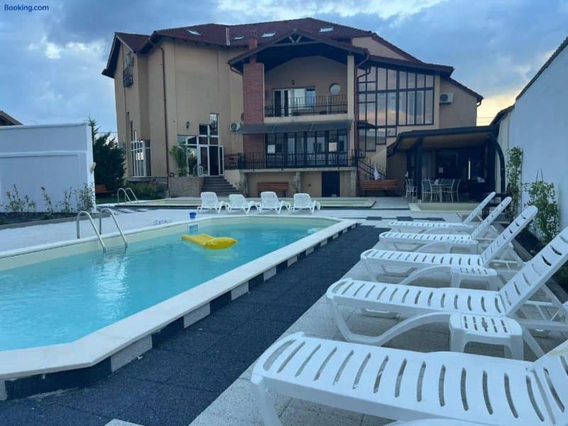 LeCap Guesthouse & Pool