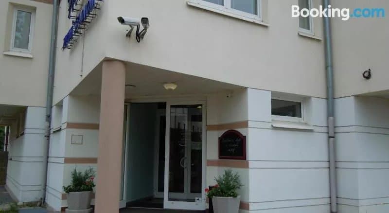 Hotel Zimni Stadion