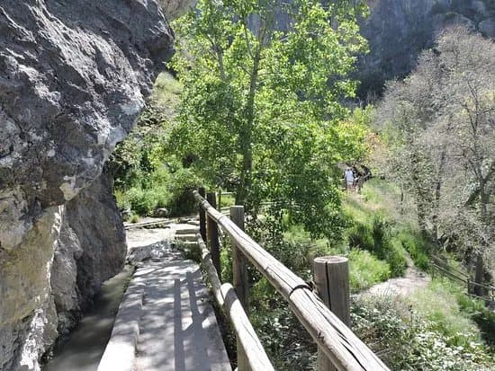 Sendero Nuevo Acceso A Los Cahorros Por Cauce Rio Monachil