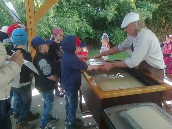 Rucni papirna Stara skola