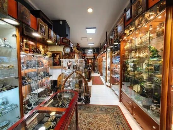 Csok Istvan Galeria Es Antikvitas