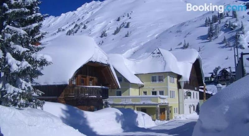Familien und Jugendhotel Gstemmerblick