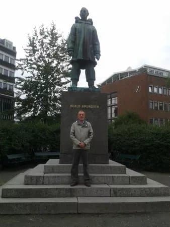 Roald Amundsen Sculpture