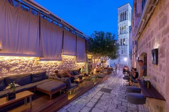Ka'Lavanda Music Bar