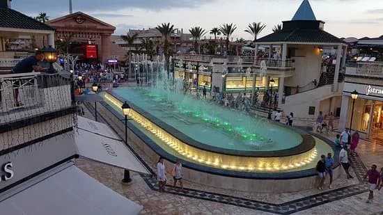 Fountain Las Americas