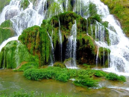 Cascade de Tufs
