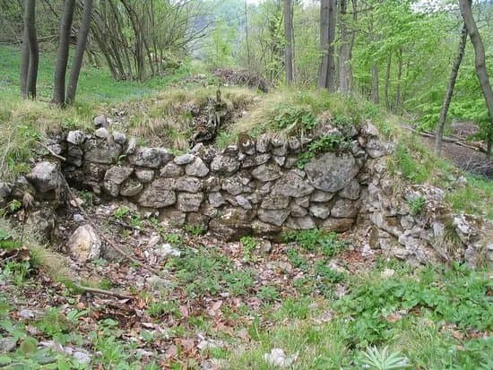 Claustra Alpium Iuliarum
