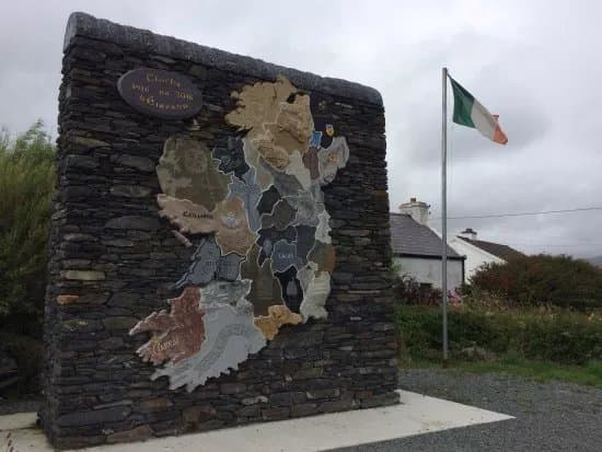 Clocha na hEireann