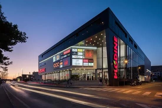 Marisa Shopping Center