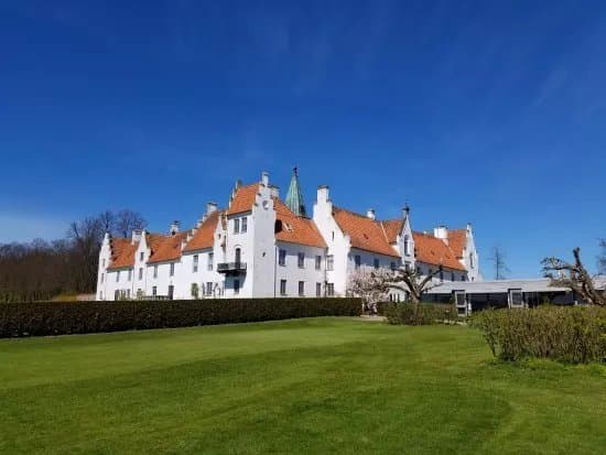 Bosjokloster Slott & Tradgardar