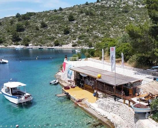 Aqualis Diving Center Hvar