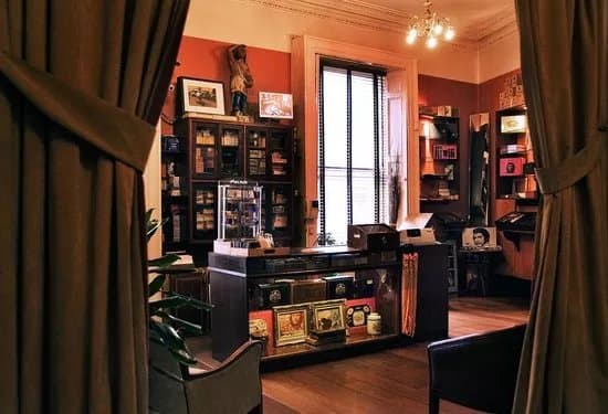 Decent Cigar Emporium