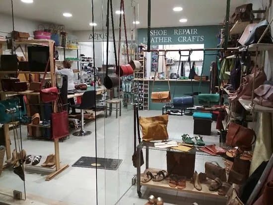 Deras leather crafts