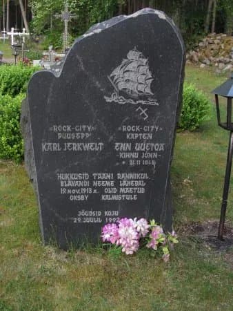 Kihnu Cemetery