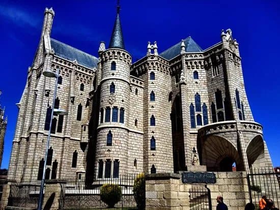 Palacio De Gaudi