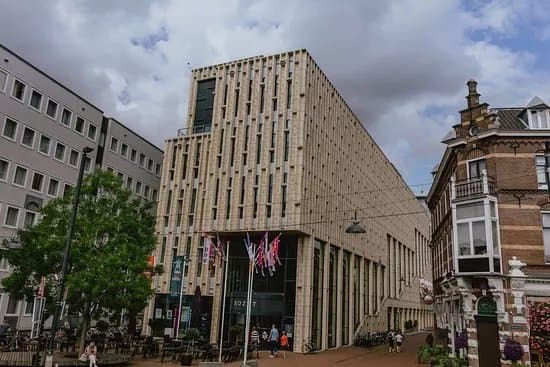 Rozet Arnhem (Library, Museum, Art and Culture)