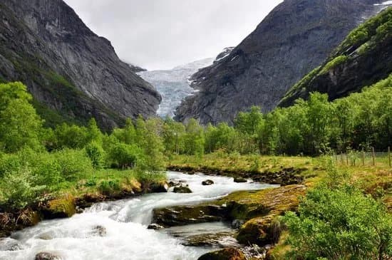 Briksdal Glacier (Briksdalbreen)