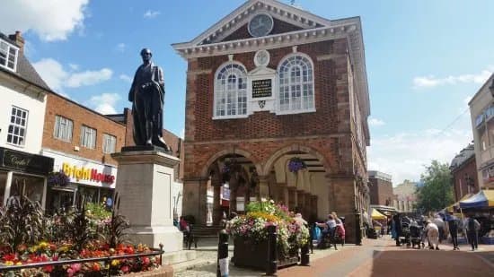 Sir Robert Peel Statue