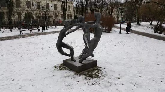 Sculpture "Peace Dance"
